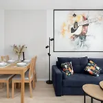 Apartment Lux Floor Art With Pool, Air Conditioning And Parking By Renters Mielno (Koszalin)