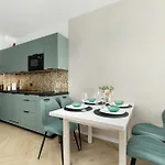 Apartment Lux Floor Art With Pool, Air Conditioning And Parking By Renters Mielno (Koszalin)