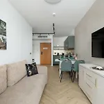 Lux Floor Art With Pool, Air Conditioning And Parking By Renters Apartment Mielno (Koszalin)