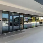 Apartment Lux Floor Art With Pool, Air Conditioning And Parking By Renters