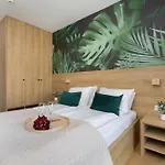 Apartment Lux Floor Art With Pool, Air Conditioning And Parking By Renters Mielno (Koszalin)