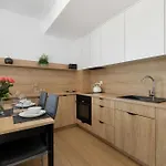 Apartment Lux Floor Art With Pool, Air Conditioning And Parking By Renters Mielno (Koszalin)