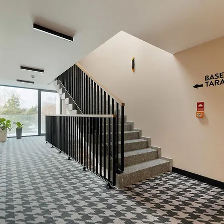 Lux Floor Art With Pool, Air Conditioning And Parking By Renters