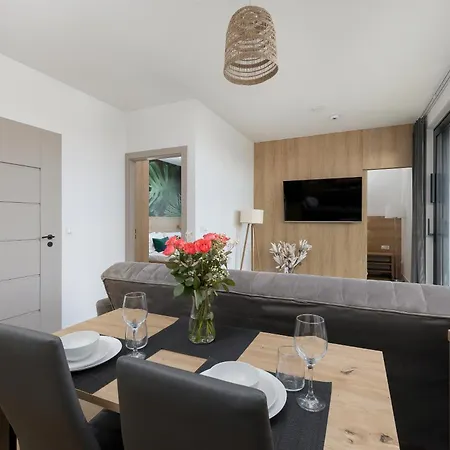 Lejlighed Lux Floor Art With Pool, Air Conditioning And Parking By Renters