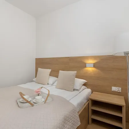 Lejlighed Lux Floor Art With Pool, Air Conditioning And Parking By Renters